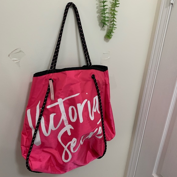 Victoria Secret Beach Water-Proof Tote Bag - Picture 11 of 16